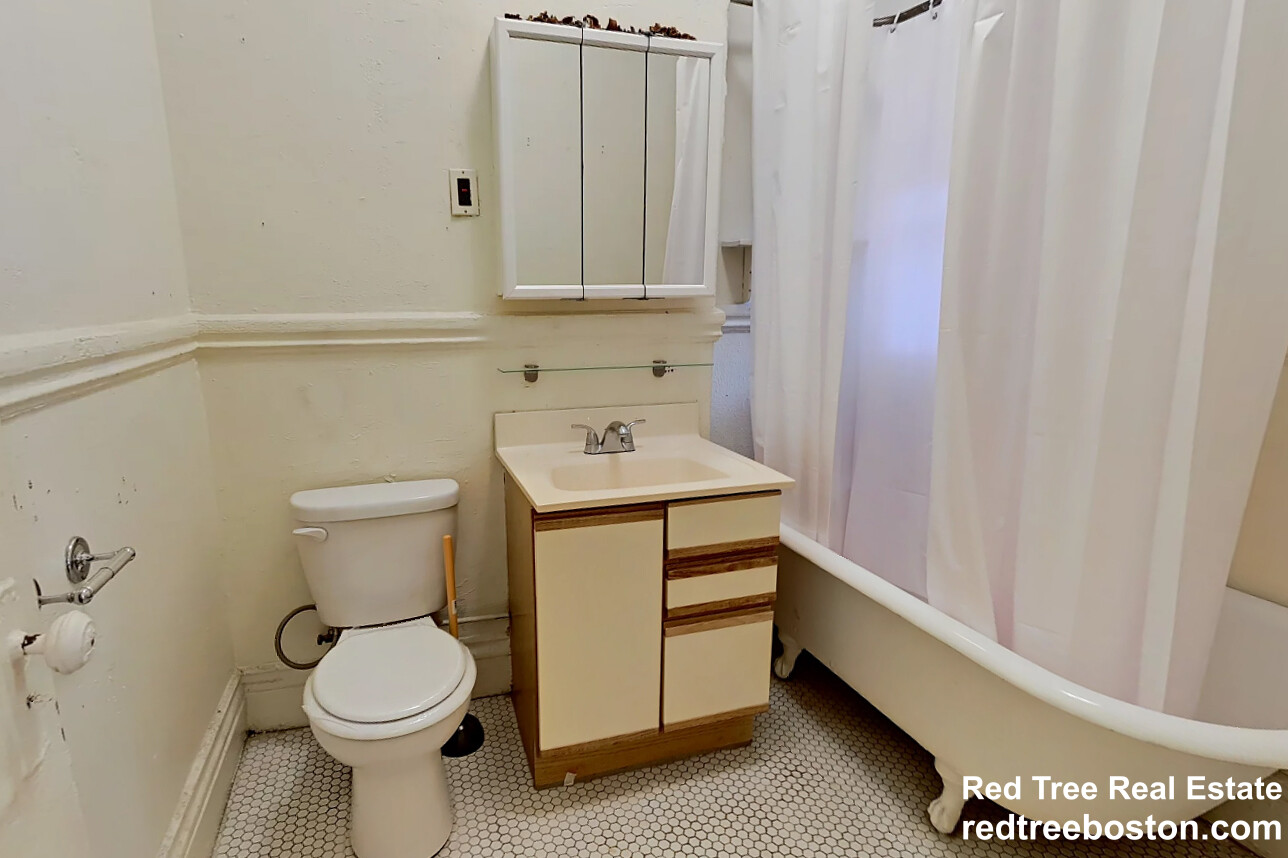 32 Queensberry St, Fenway