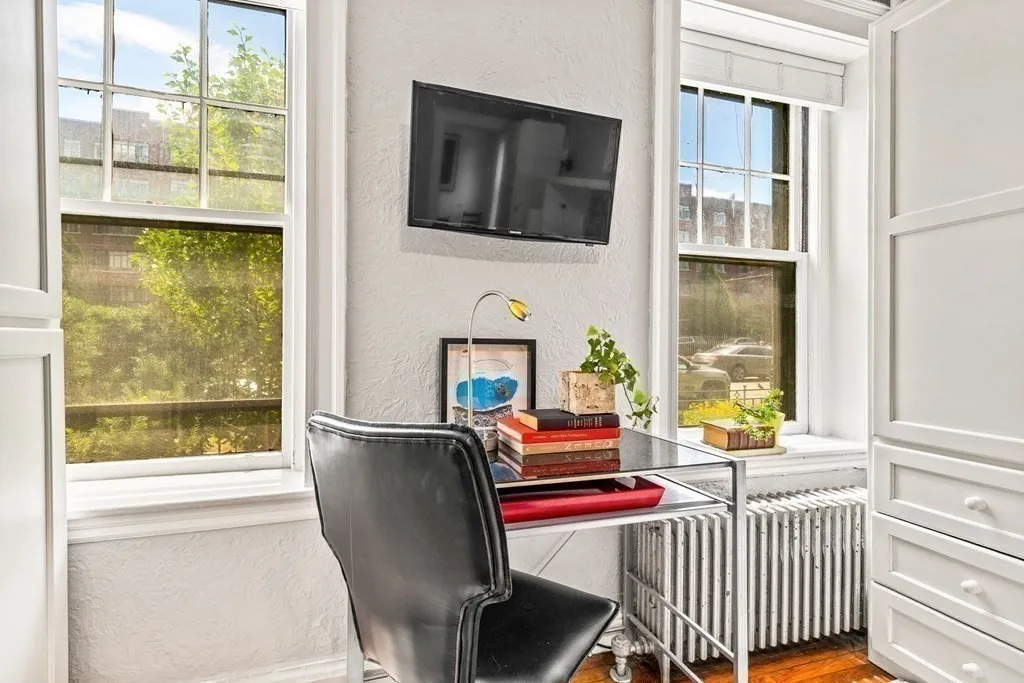 1945 Commonwealth Ave, Brighton