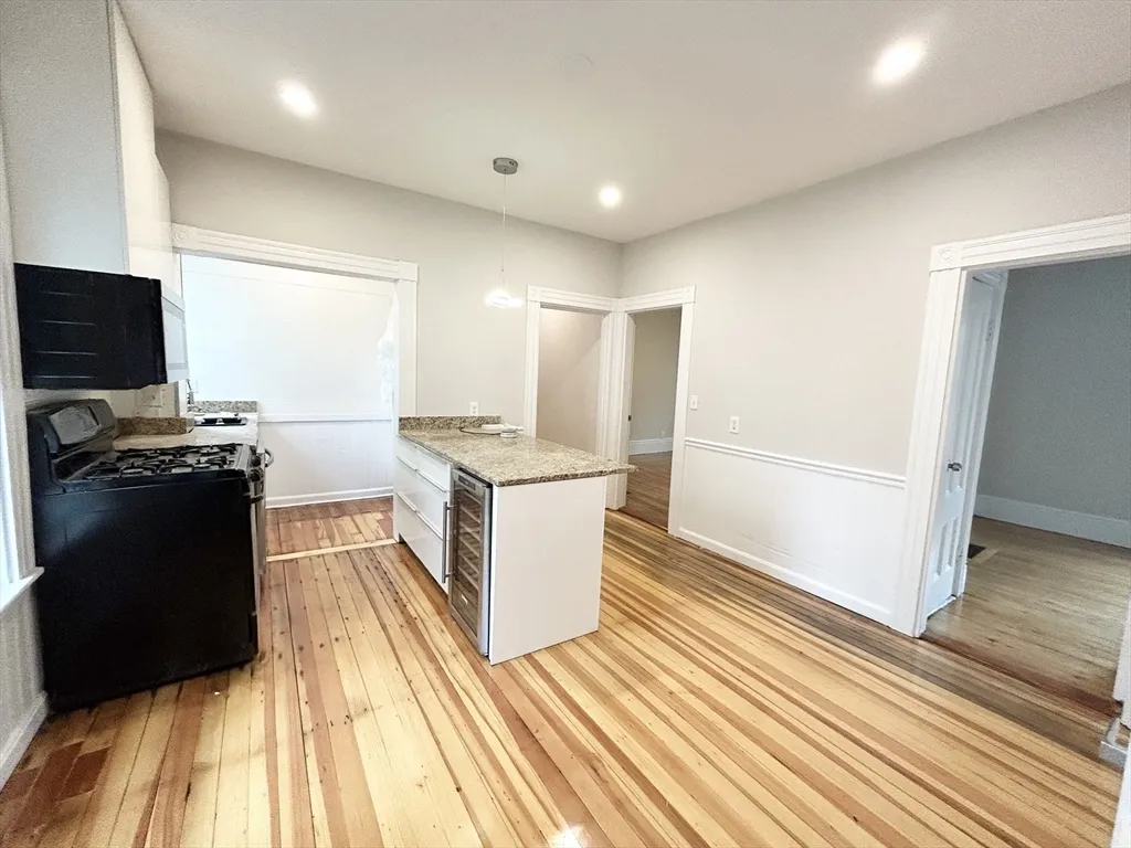 12 Buttonwood, Boston