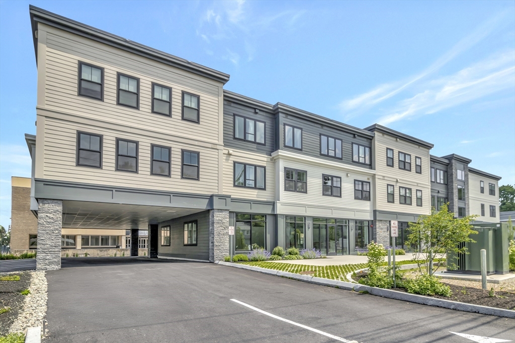 1000 Washington St, Dedham