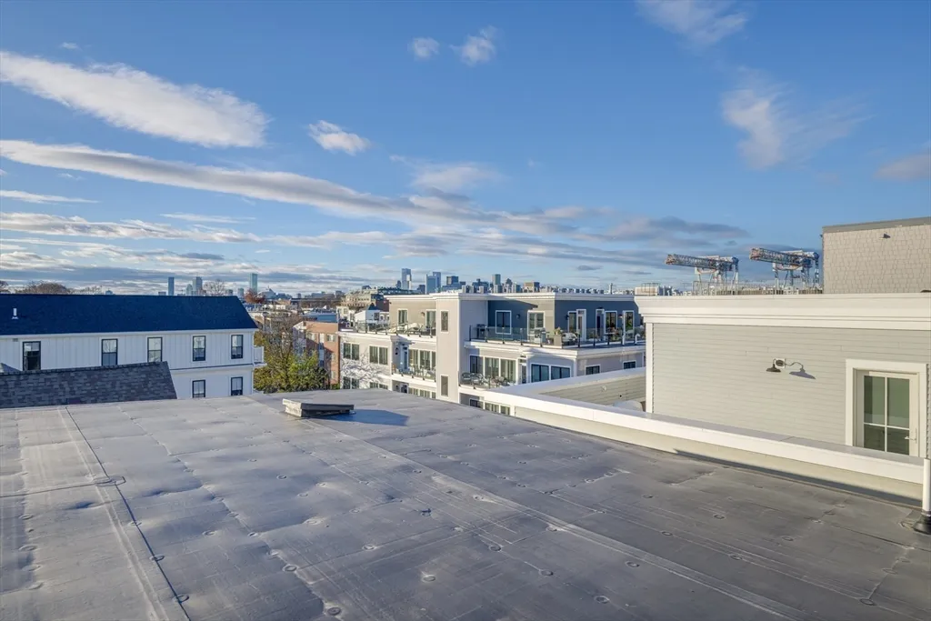 41 Farragut Rd, South Boston