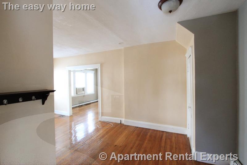 23-25 Bonner Ave, Tufts