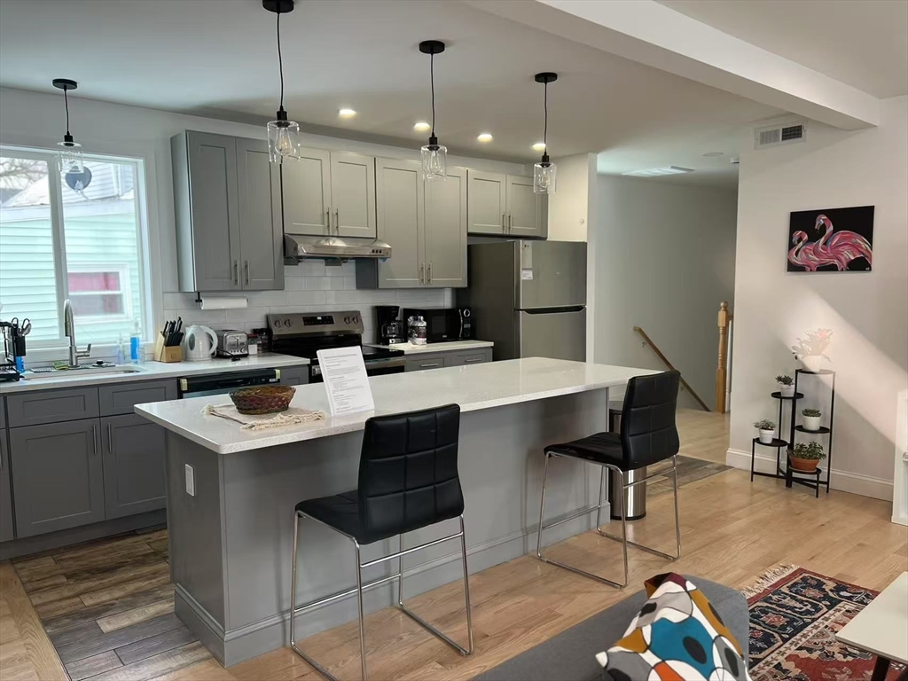 18 Autumn St, East Somerville