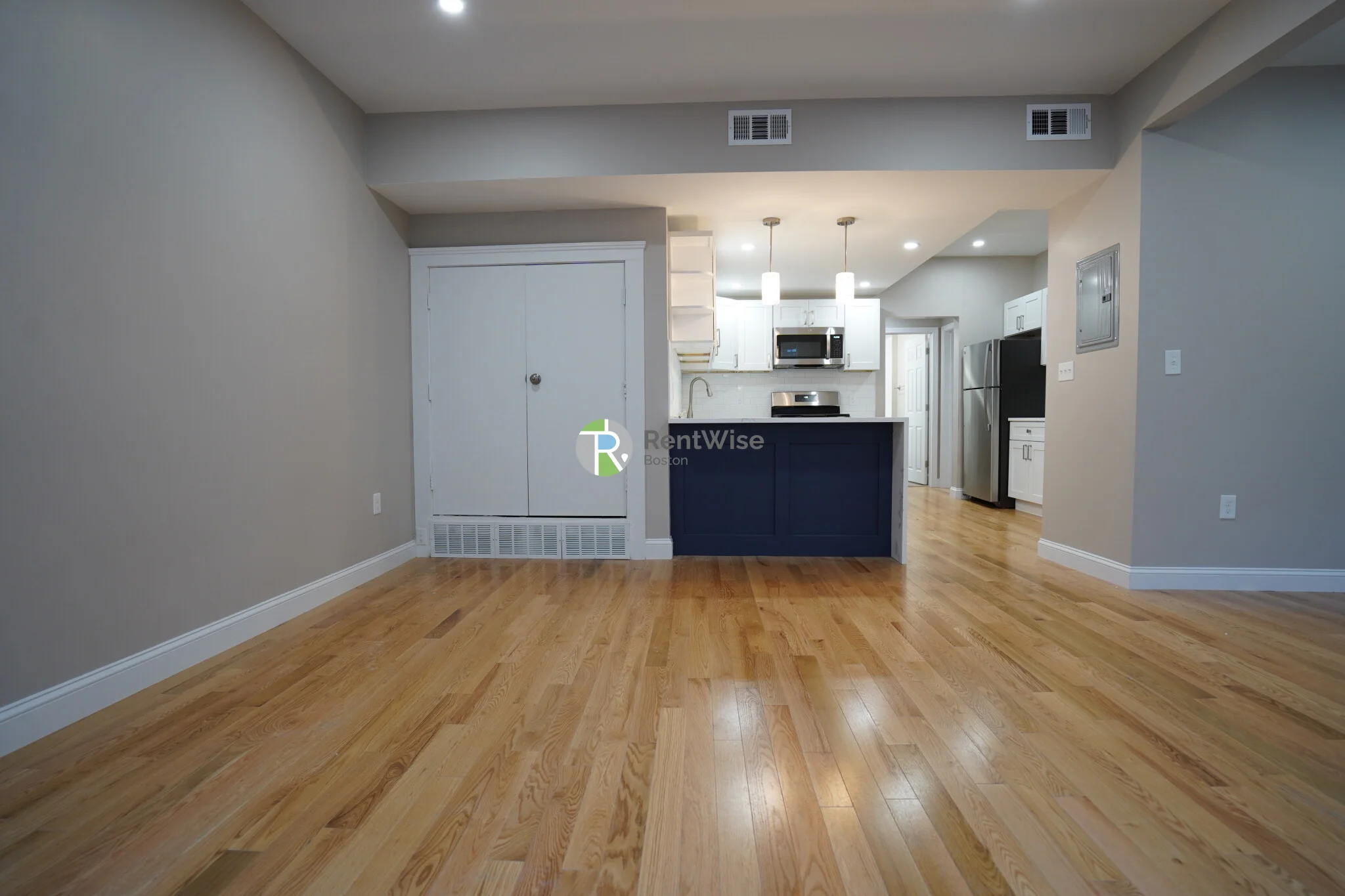 10 Lorraine Ter, Allston