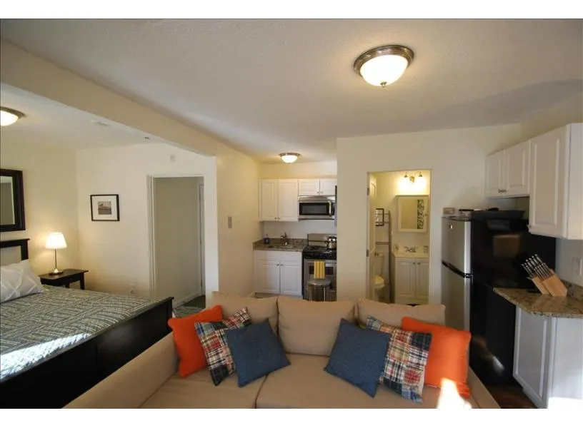 538 East Broadway, South Boston