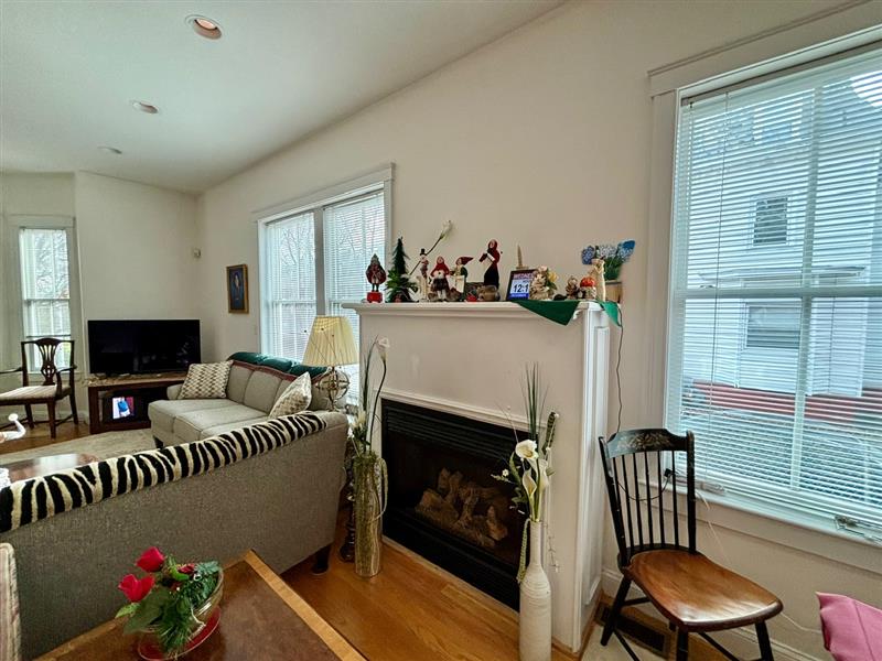 39 Inman St, Mid-Cambridge