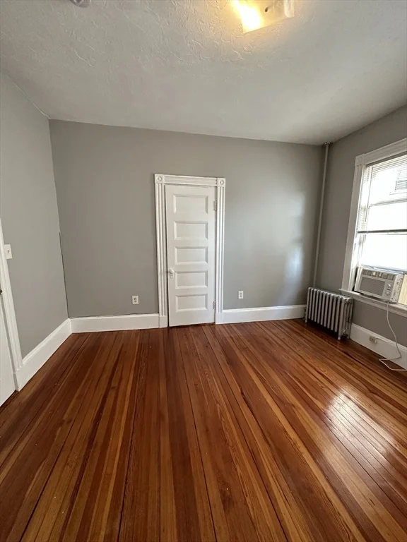 11 Sunset St, Mission Hill