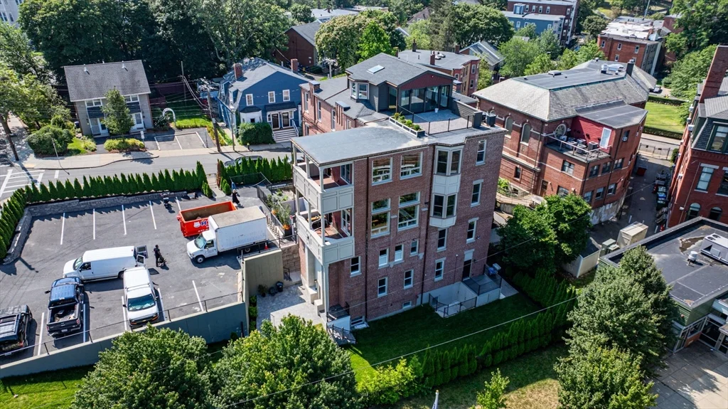 85 Regent St, Roxbury