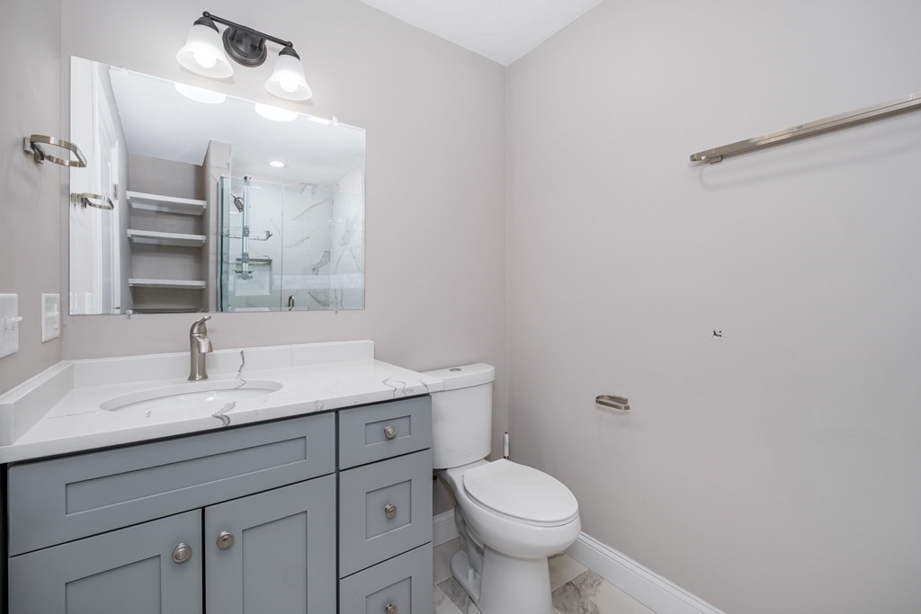 21 Bellevue Ave, Revere