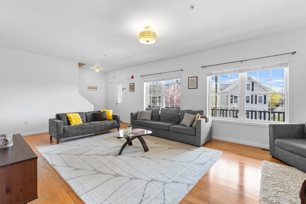 54 Myrtle St, East Somerville