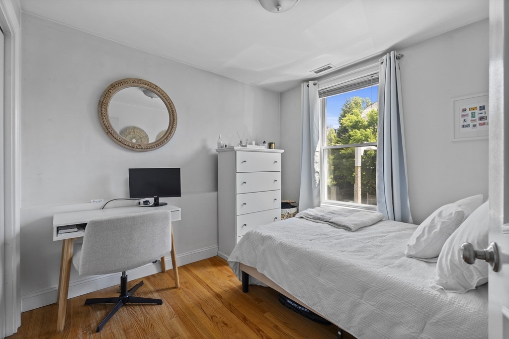 87 M St, South Boston