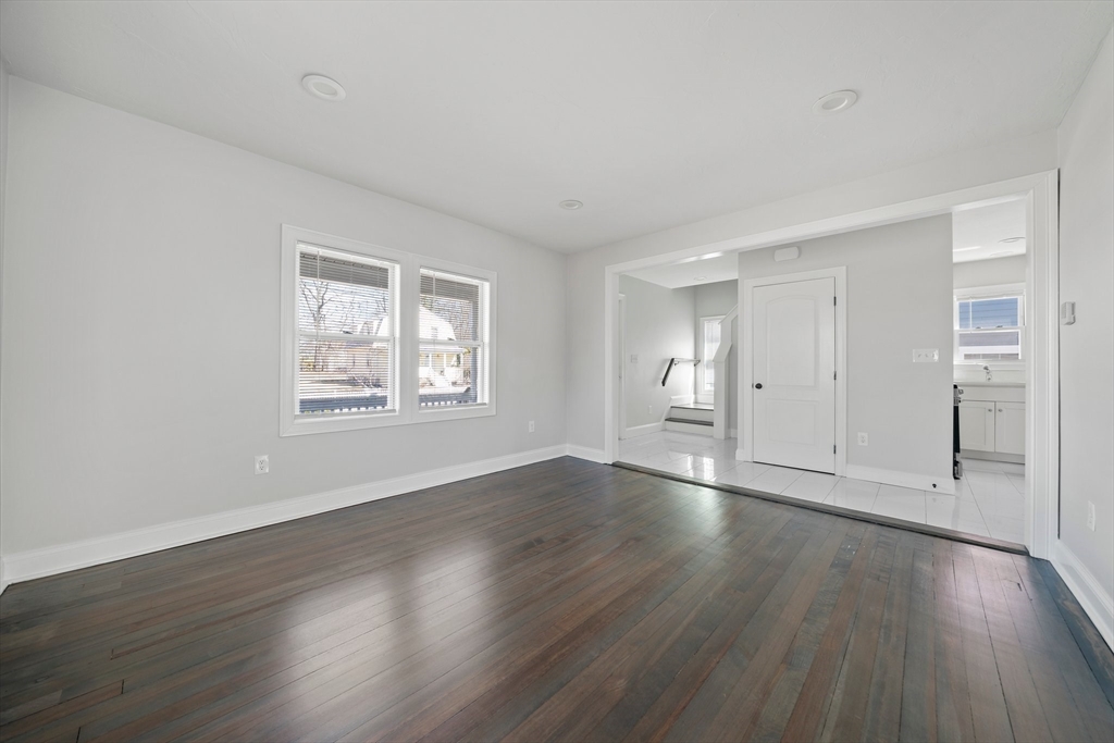 35 Phillips Ave, Stoughton