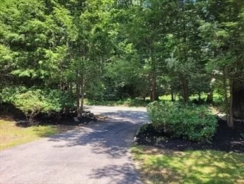 2399 Bay Rd, Sharon