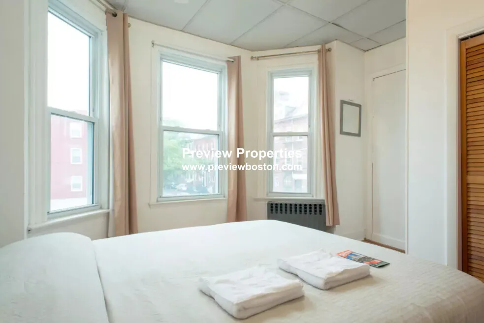 28 Orleans St, East Boston