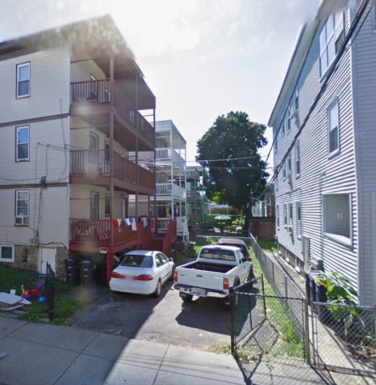 3977 Washington St, Roslindale