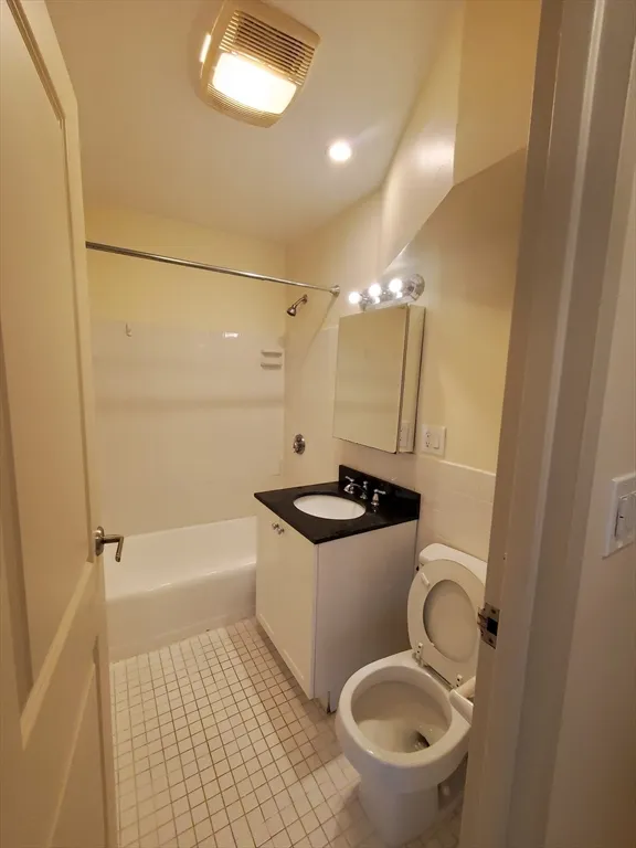 1600 Beacon St, Corey Hill