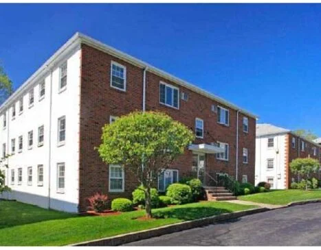 12 Brattle Dr, Arlington