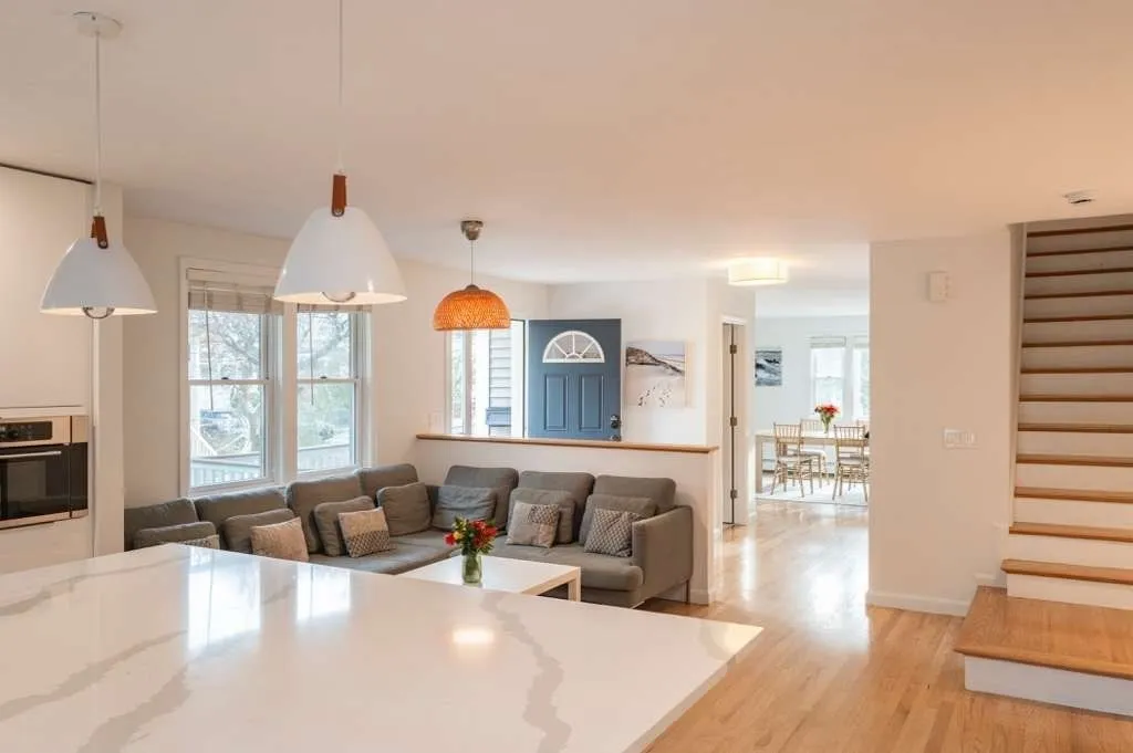 90 Monument, Medford