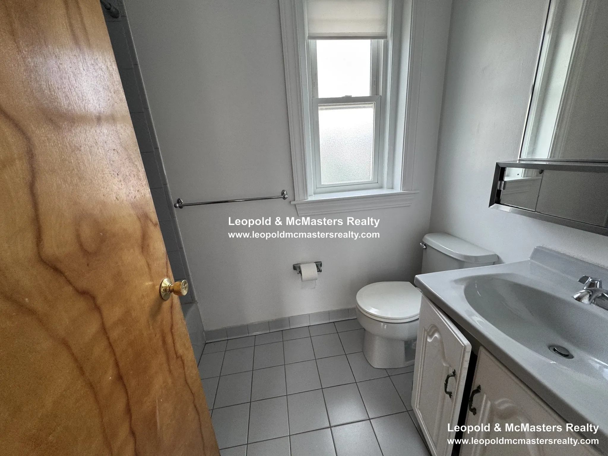 148 Oxford St, Ward Two