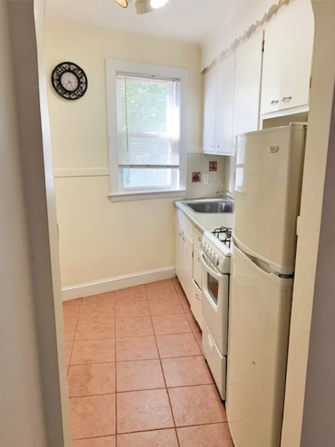 90 Winthrop Shore Dr, Winthrop