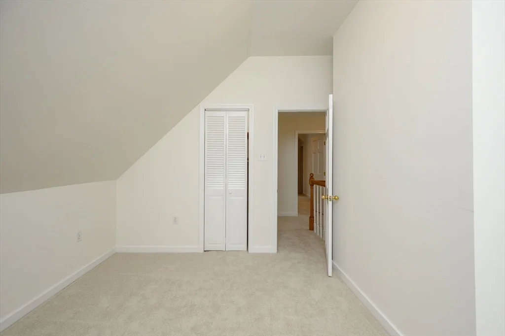 25 Bayberry Ln, Cohasset