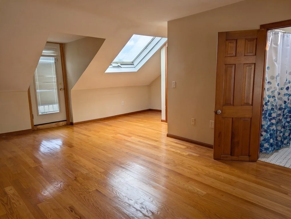 1 Glover Ct, South Boston