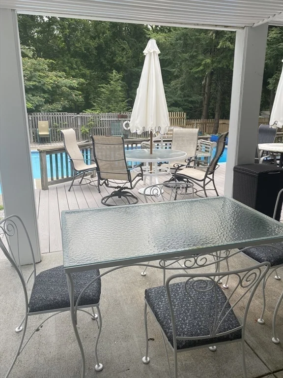 97 Walnut St, Natick