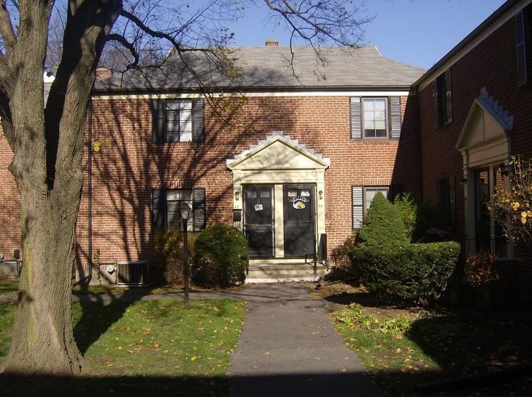 42 Pierce Rd, Watertown