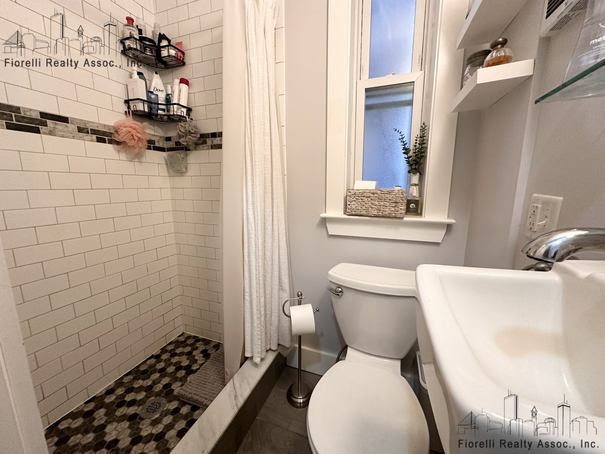 71 Charter St, North End