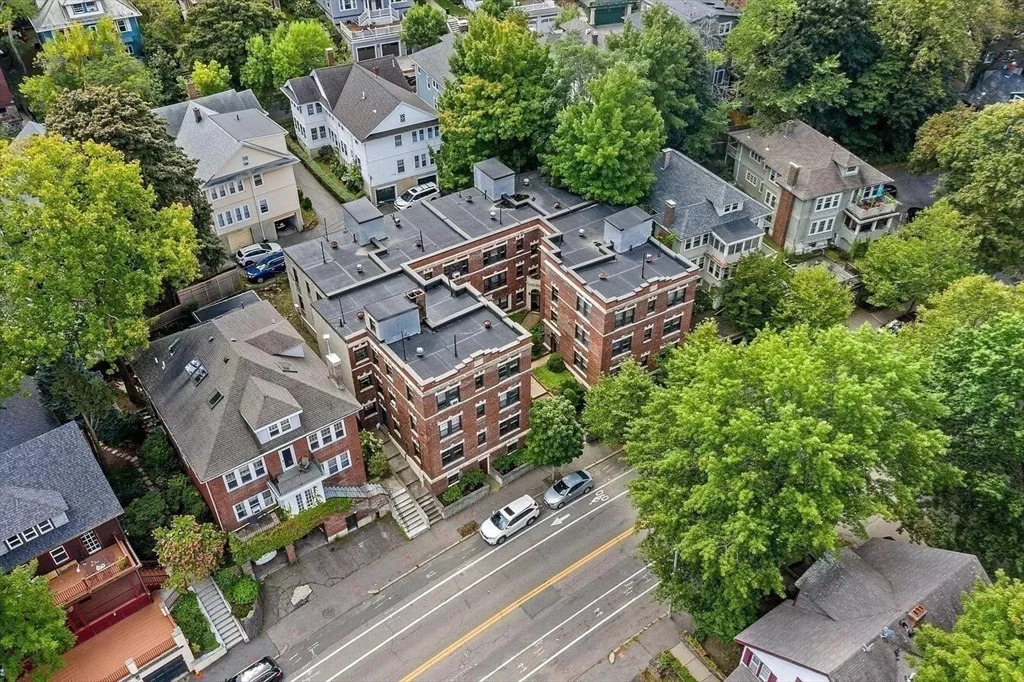 588 Washington St, Coolidge Corner