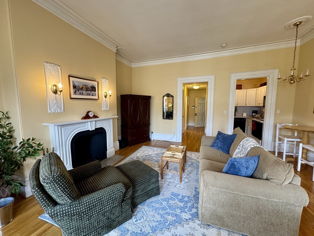 169 Beacon St, Back Bay