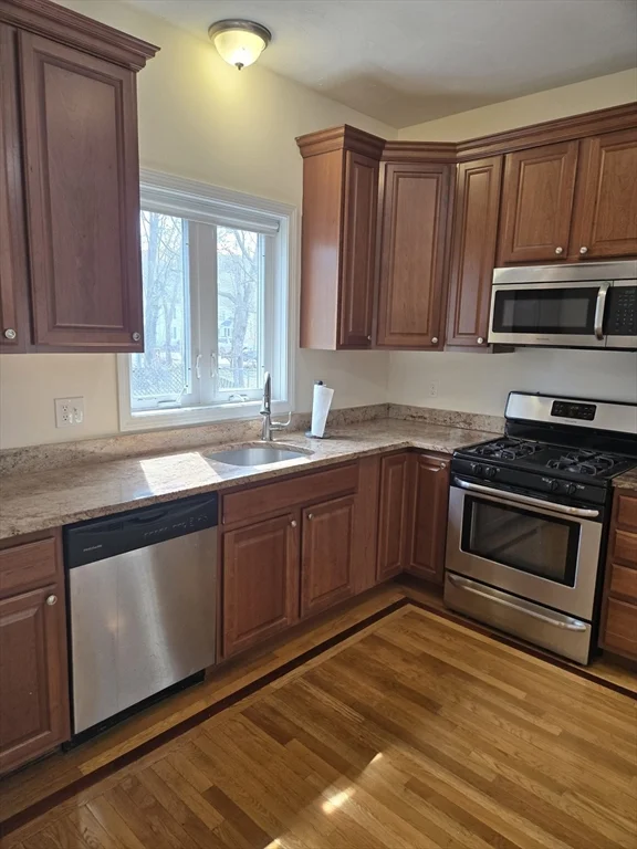 569 Adams, East Milton