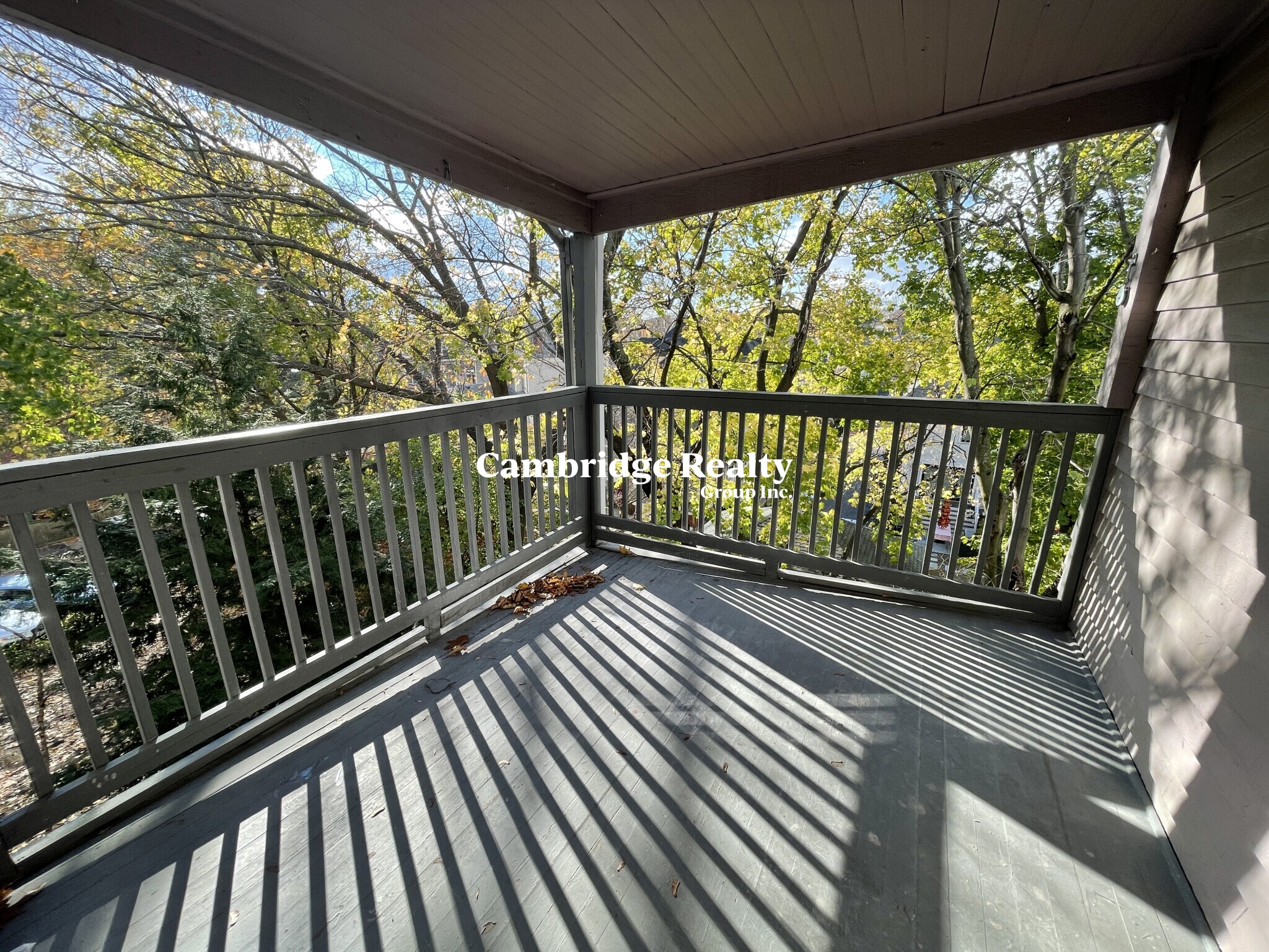 372 Oxford St, Ward Two