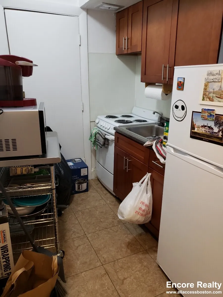 33 Lancaster Ter, Corey Hill