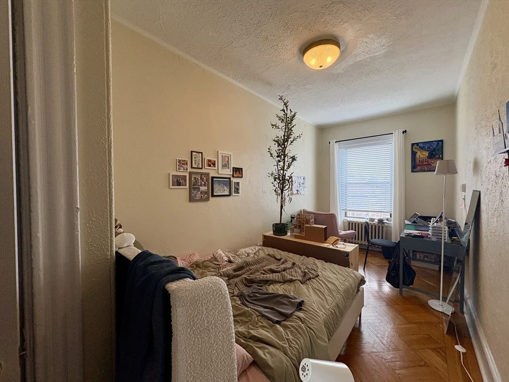 914 Beacon St, Fenway