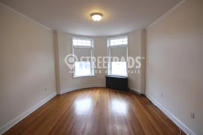 15 Green St, North Brookline