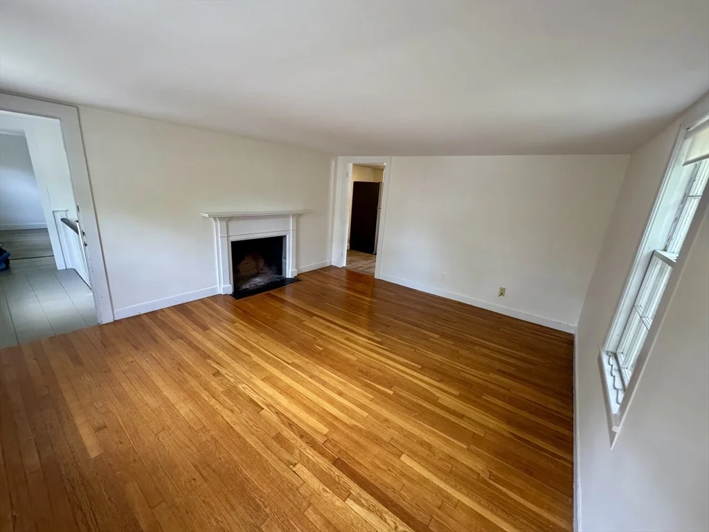 198 Main St, Sandwich (village)