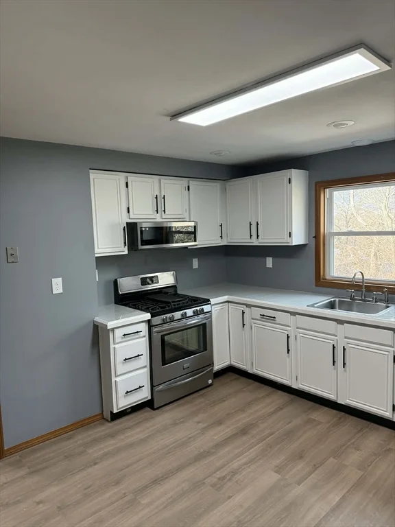 6 Lawn St, Attleboro