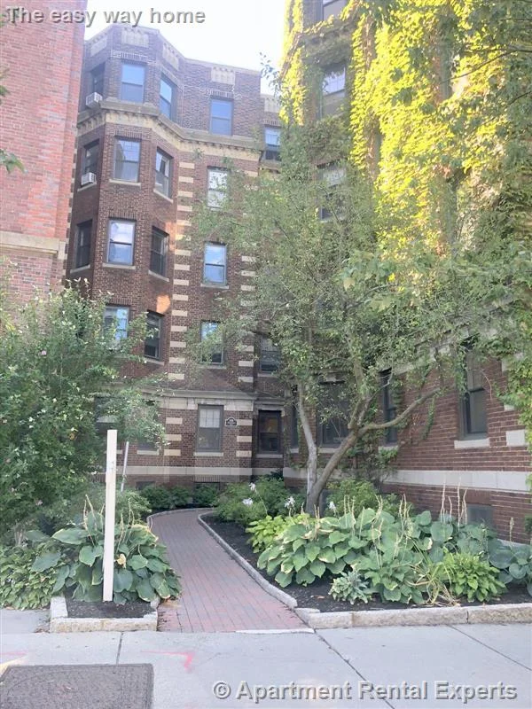 1558 Massachusetts Ave, Harvard Square