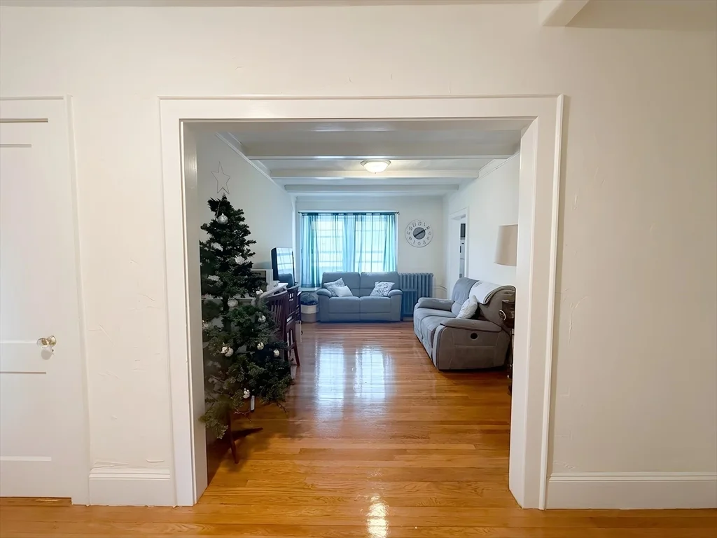 1472 Commonwealth Ave, Brighton