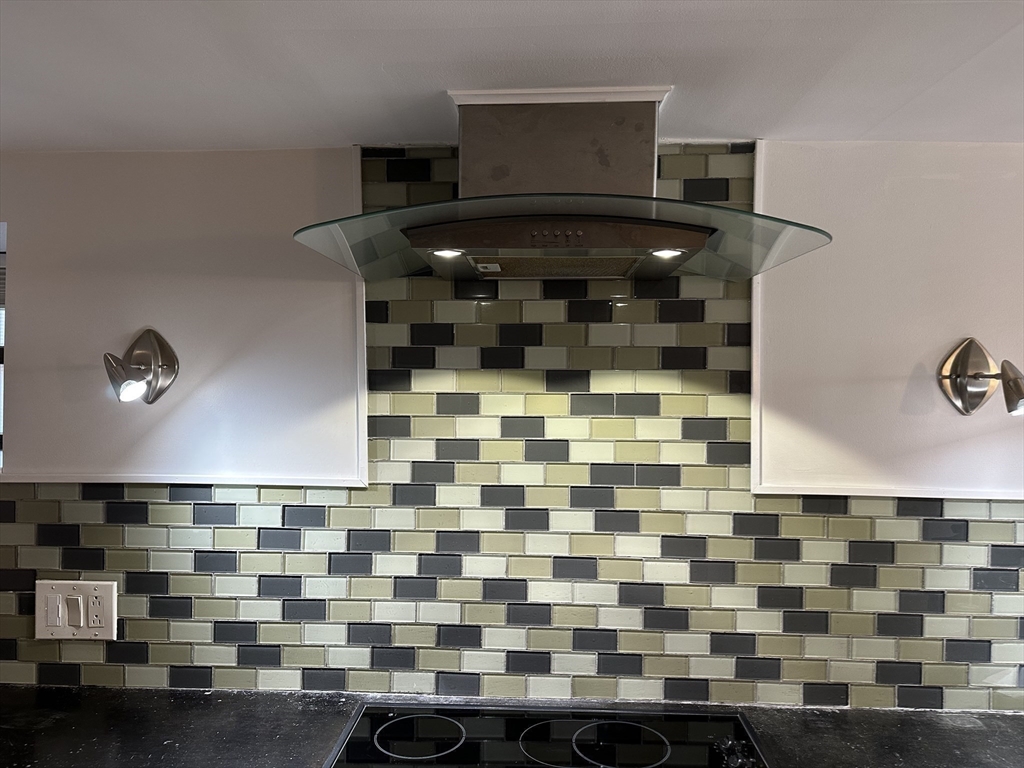 92 Green St, Charlestown