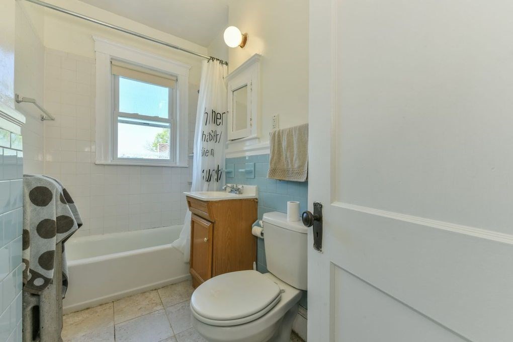 11 Parkton Rd, Jamaica Plain