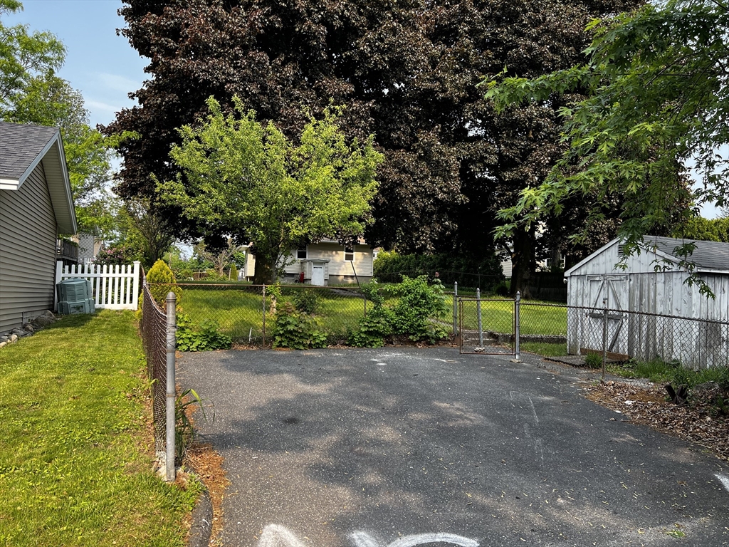 388 Burncoat St, Worcester