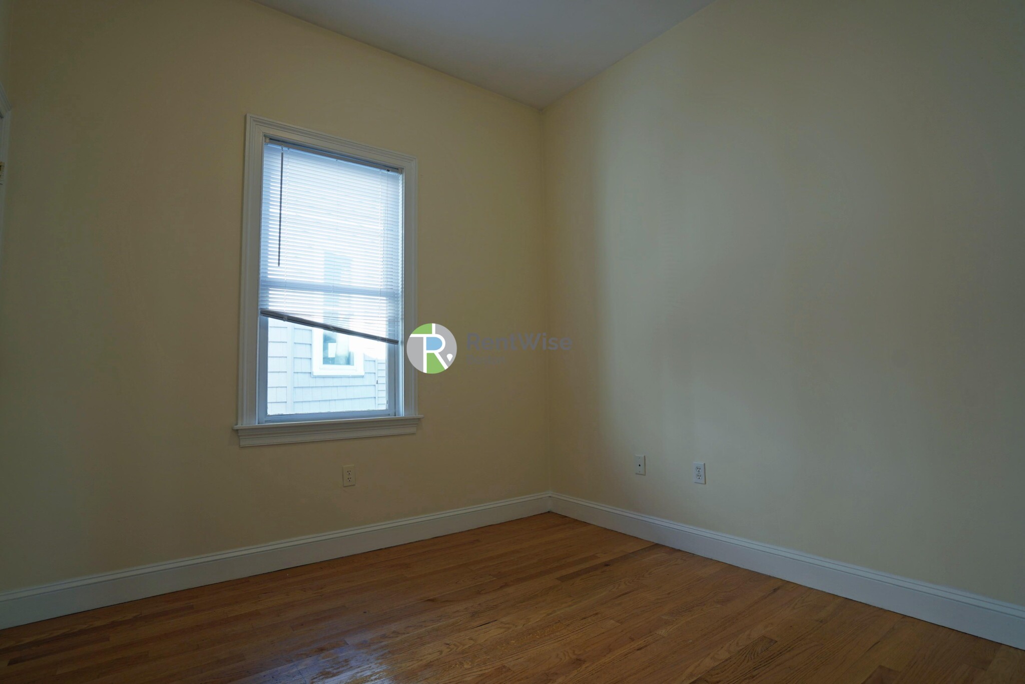 9 Gardner Ter, Allston