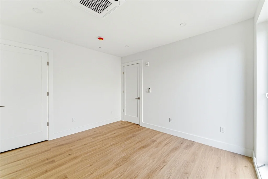 1035 Commonwealth Ave, Allston