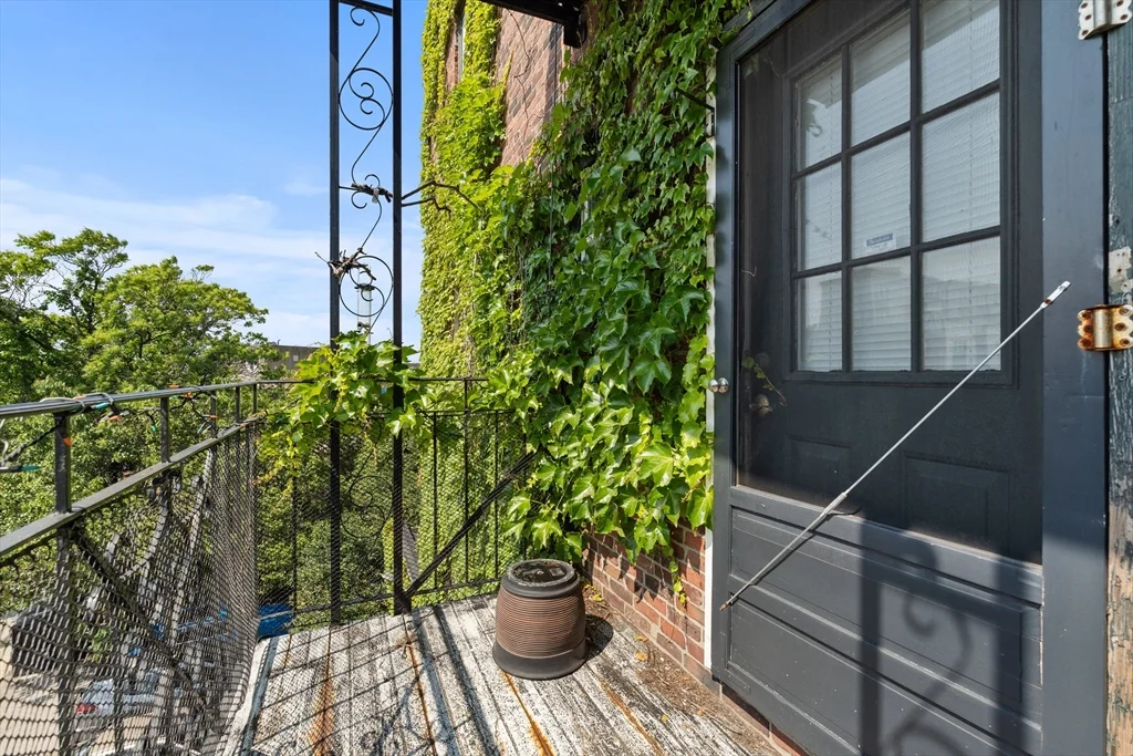 105 West Fourth St, South Boston