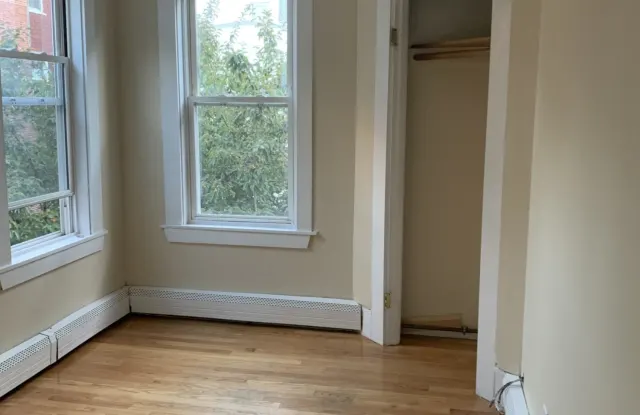 3 bed, 1 bath apartment for rent at 66 Middle St Unit 2, South Boston — photo 3 of 25