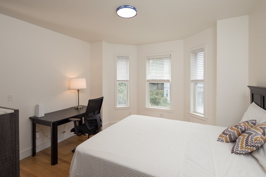 92 Brown St, Waltham