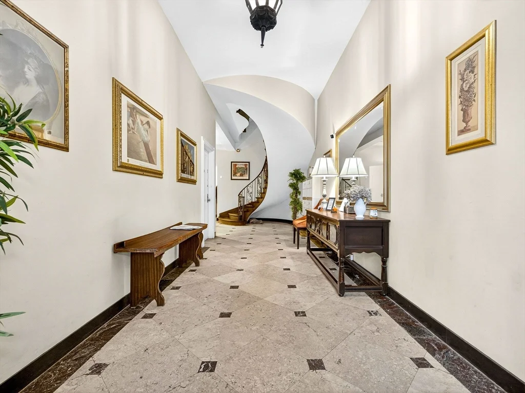 93 Beacon St, Beacon Hill