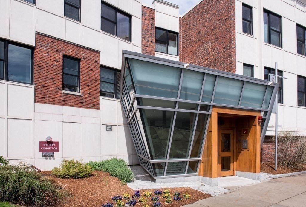 99 Chestnut Hill Ave, Brighton